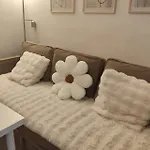 New Charming Comfortable In 10-near Metro Parigi