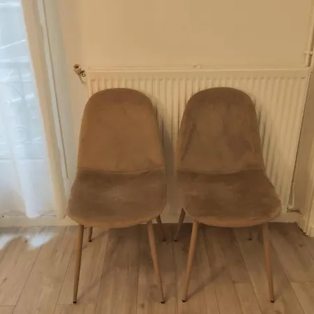 New Charming Comfortable In 10-near Metro