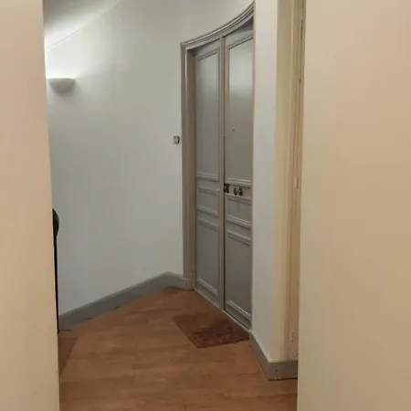 New Charming Comfortable In 10-near Metro Apartment