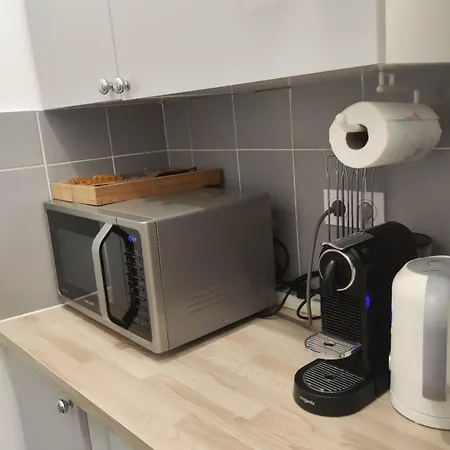 New Charming Comfortable In 10-near Metro Apartment Paris