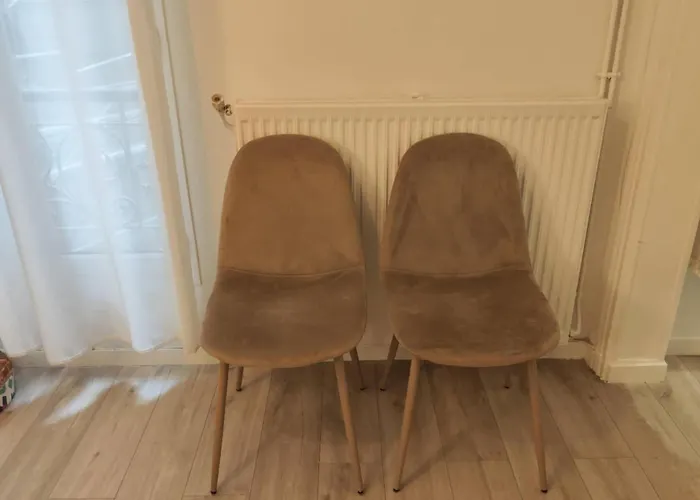 New Charming Comfortable In 10-near Metro