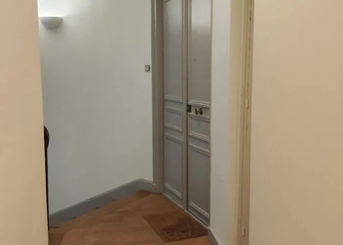 New Charming Comfortable In 10-near Metro Lejlighed