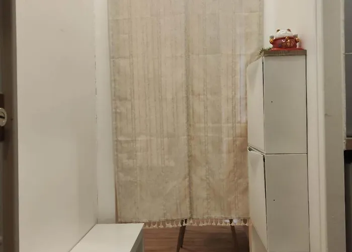 New Charming Comfortable In 10-near Metro *